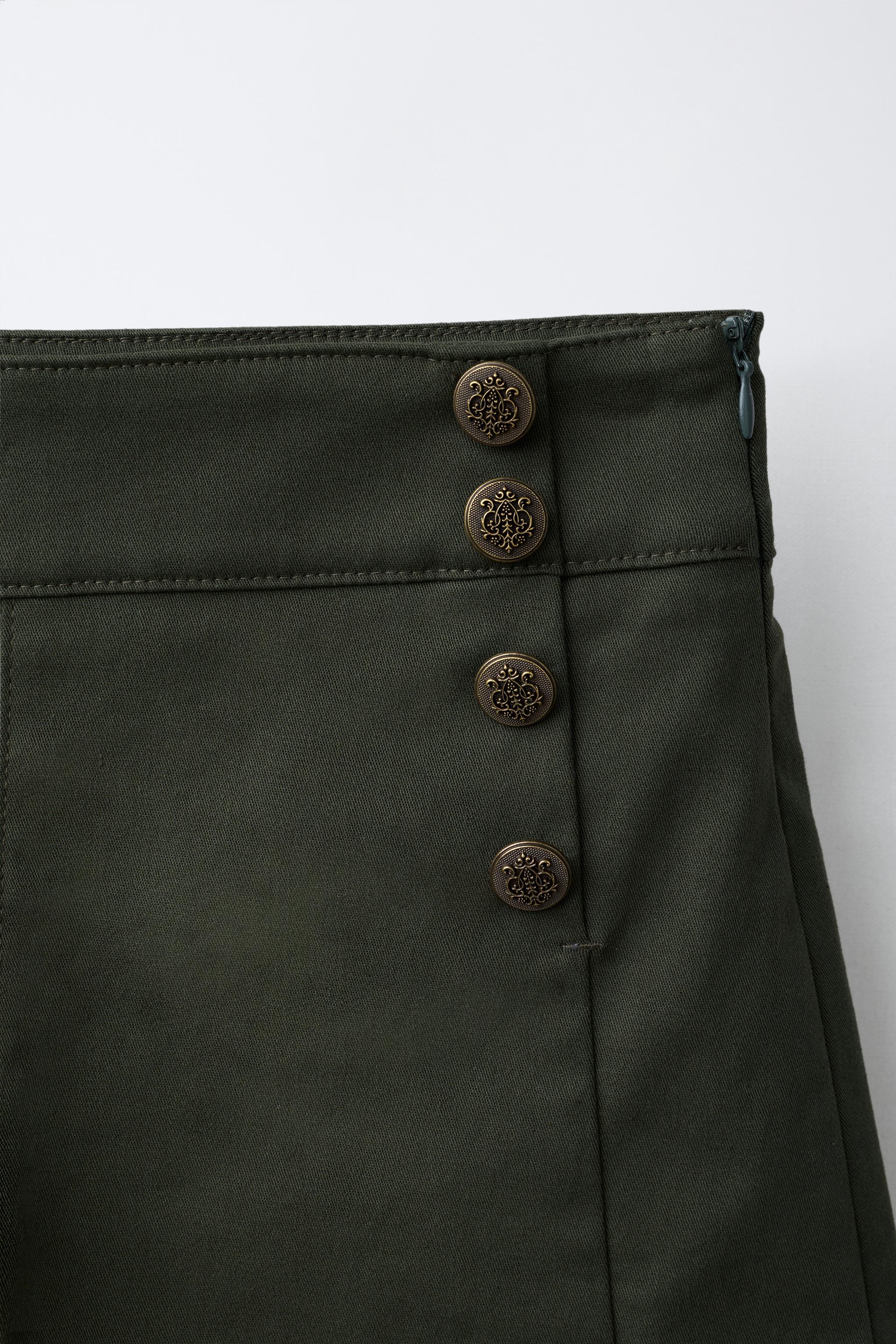 BUTTONED BERMUDA SHORTS